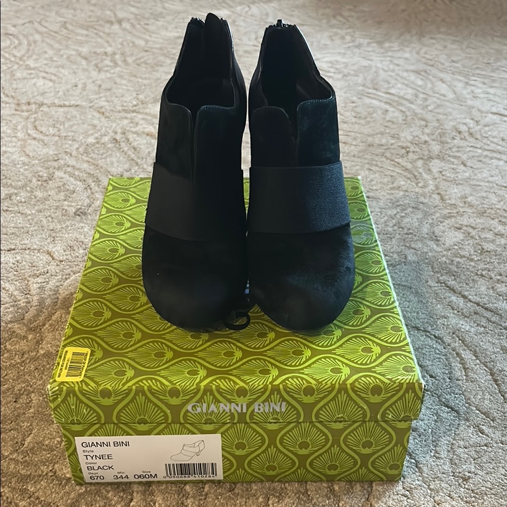Gianni Bini Women's Black Ankle Boots